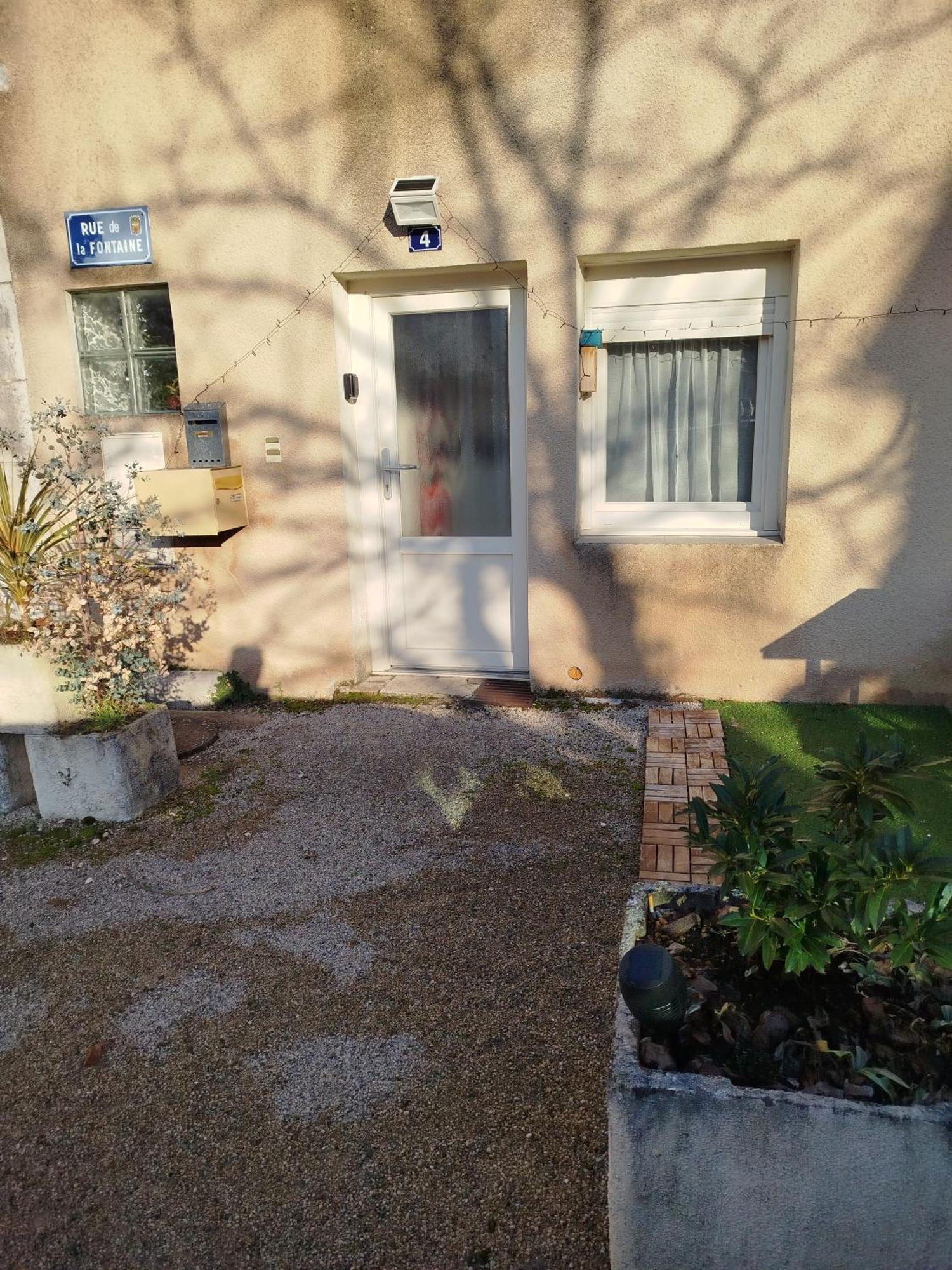 Maison De Village Appartement Rdc Avec Terrasse Gy Buitenkant foto